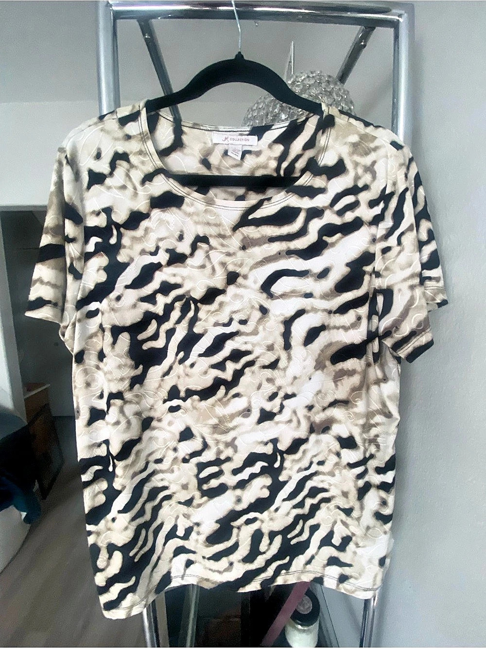 JM Collection Animal Print Short Sleeve Top~ Size Large